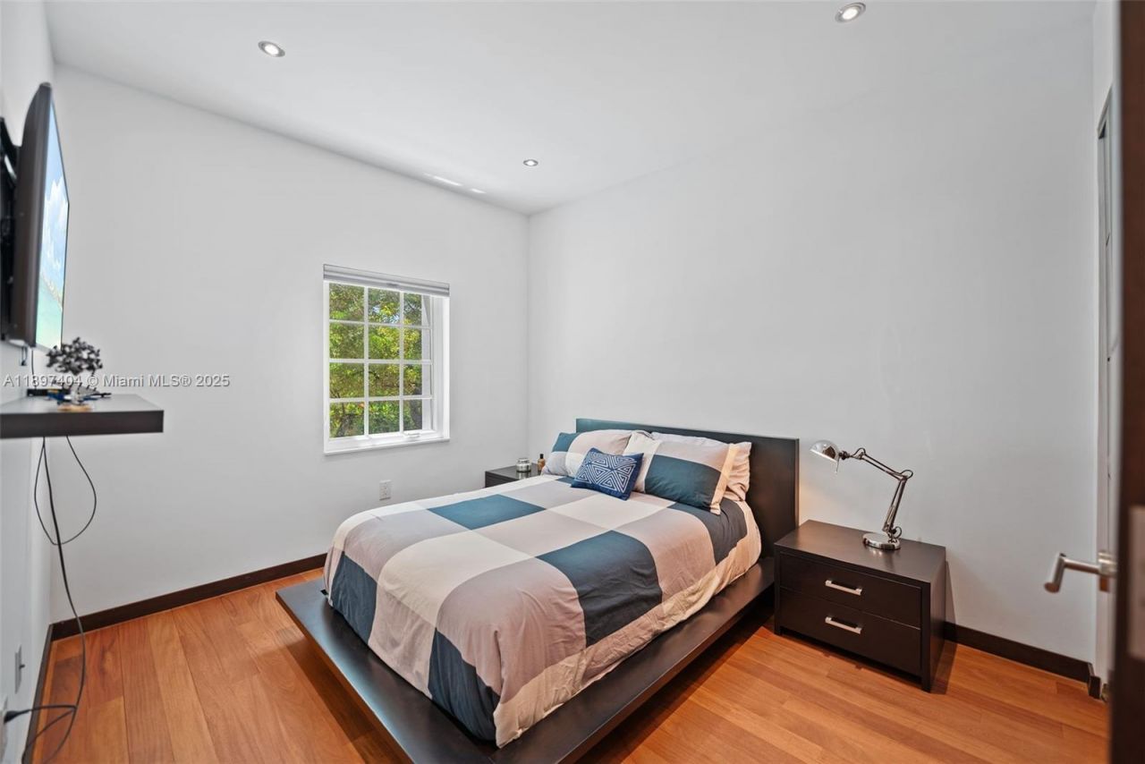 261 Navarre Ave, Unit A-3, Coral Gables, FL 33134 Photo