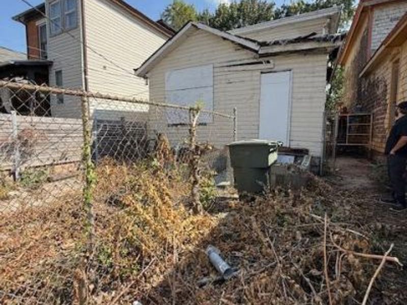 835 Summit Street, Columbus, OH 43215 Photo 3