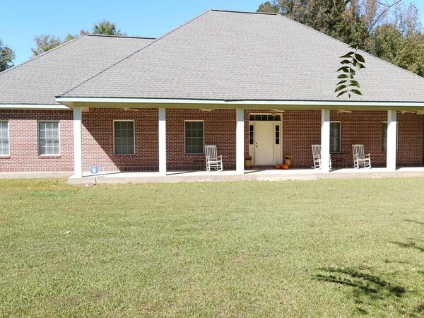 115 Woodridge Dr., Booneville, MS 38829