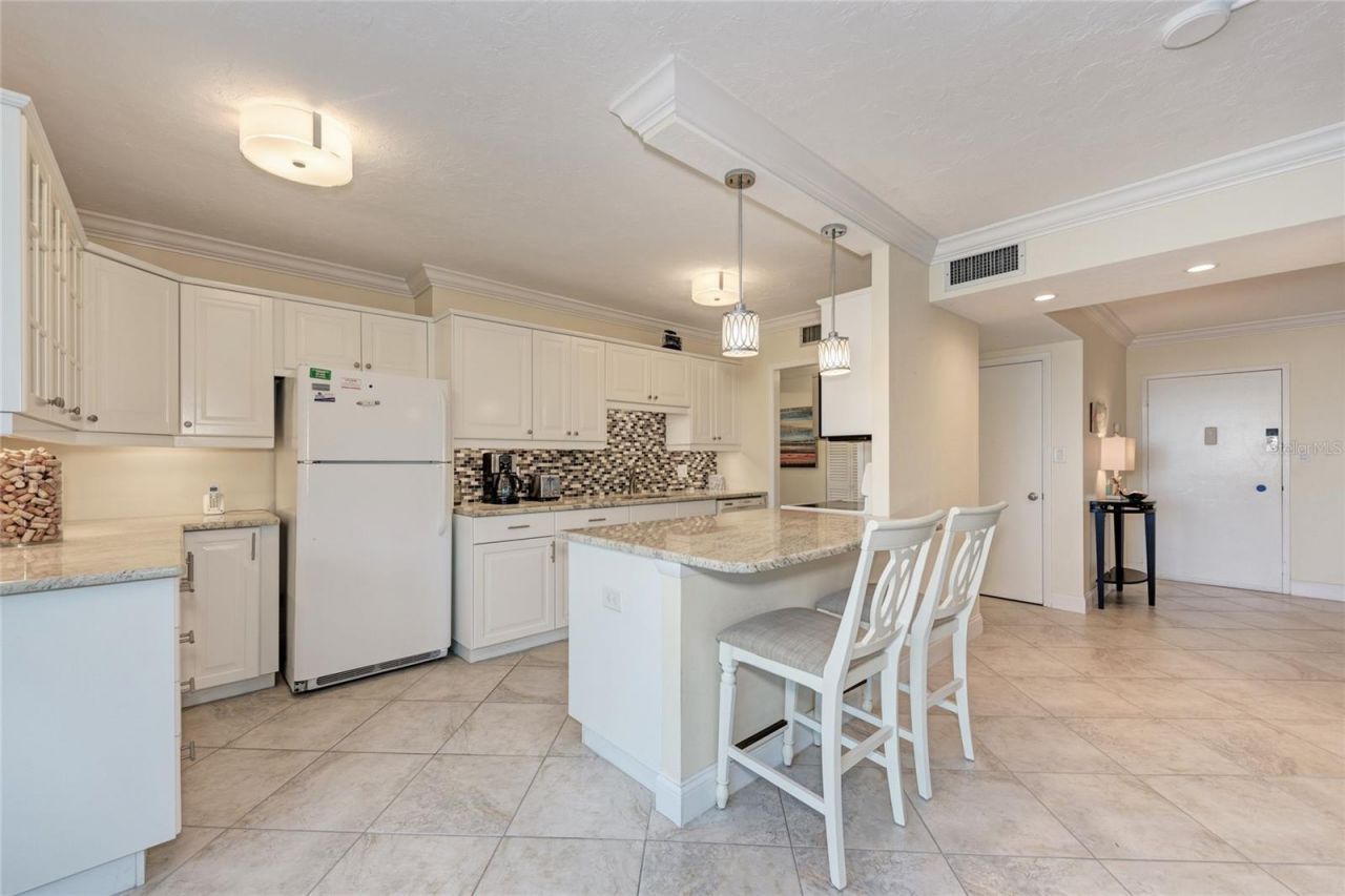 4822 Ocean Boulevard, Unit 2A, Sarasota, FL 34242 Photo