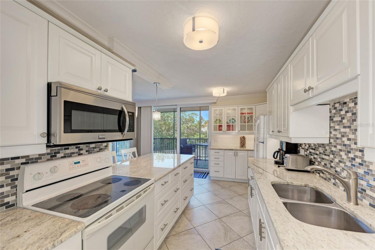 4822 Ocean Boulevard, Unit 2A, Sarasota, FL 34242 Photo