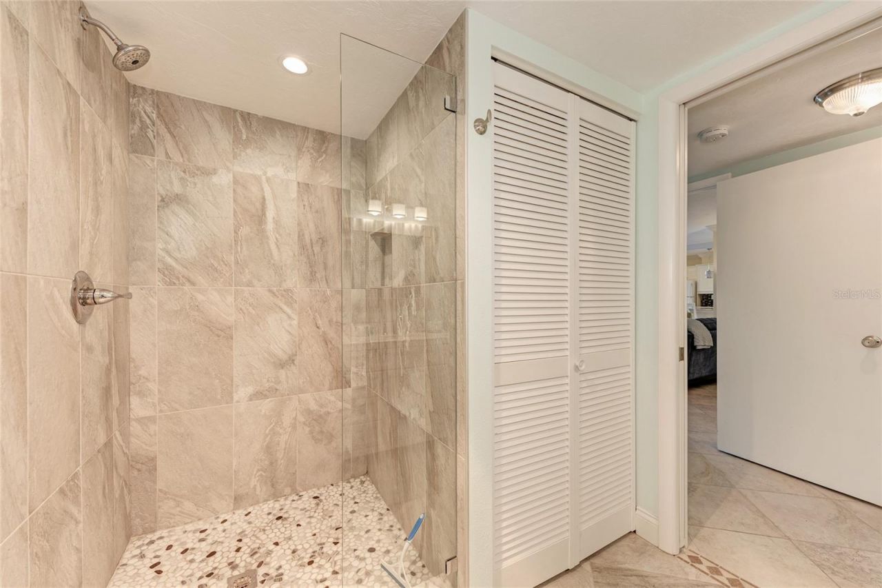 4822 Ocean Boulevard, Unit 2A, Sarasota, FL 34242 Photo
