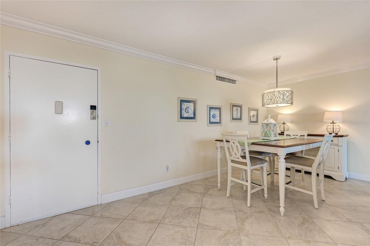 4822 Ocean Boulevard, Unit 2A, Sarasota, FL 34242 Photo