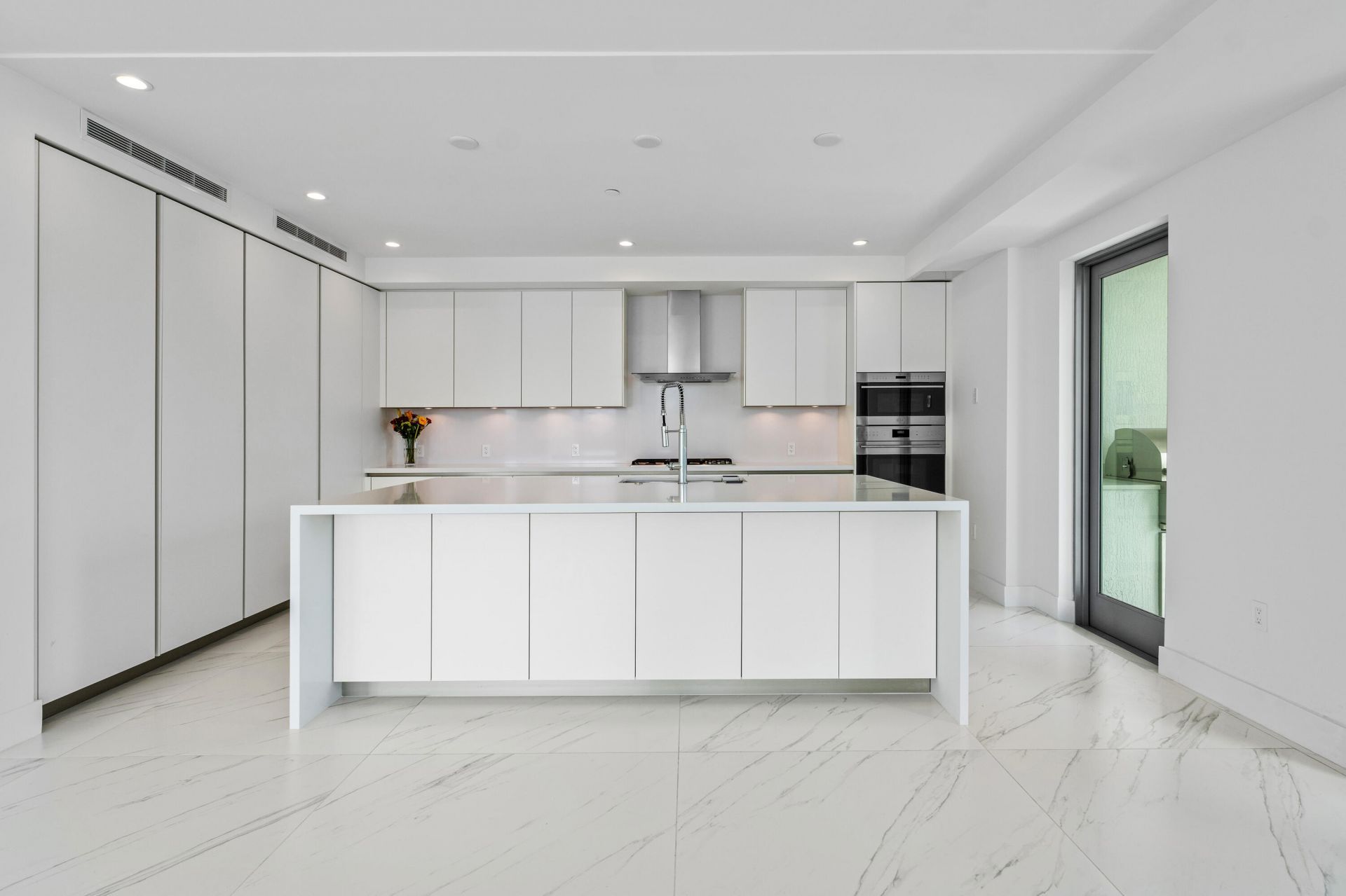 495 E Royal Palm Road, Unit 402, Boca Raton, FL 33432 Photo