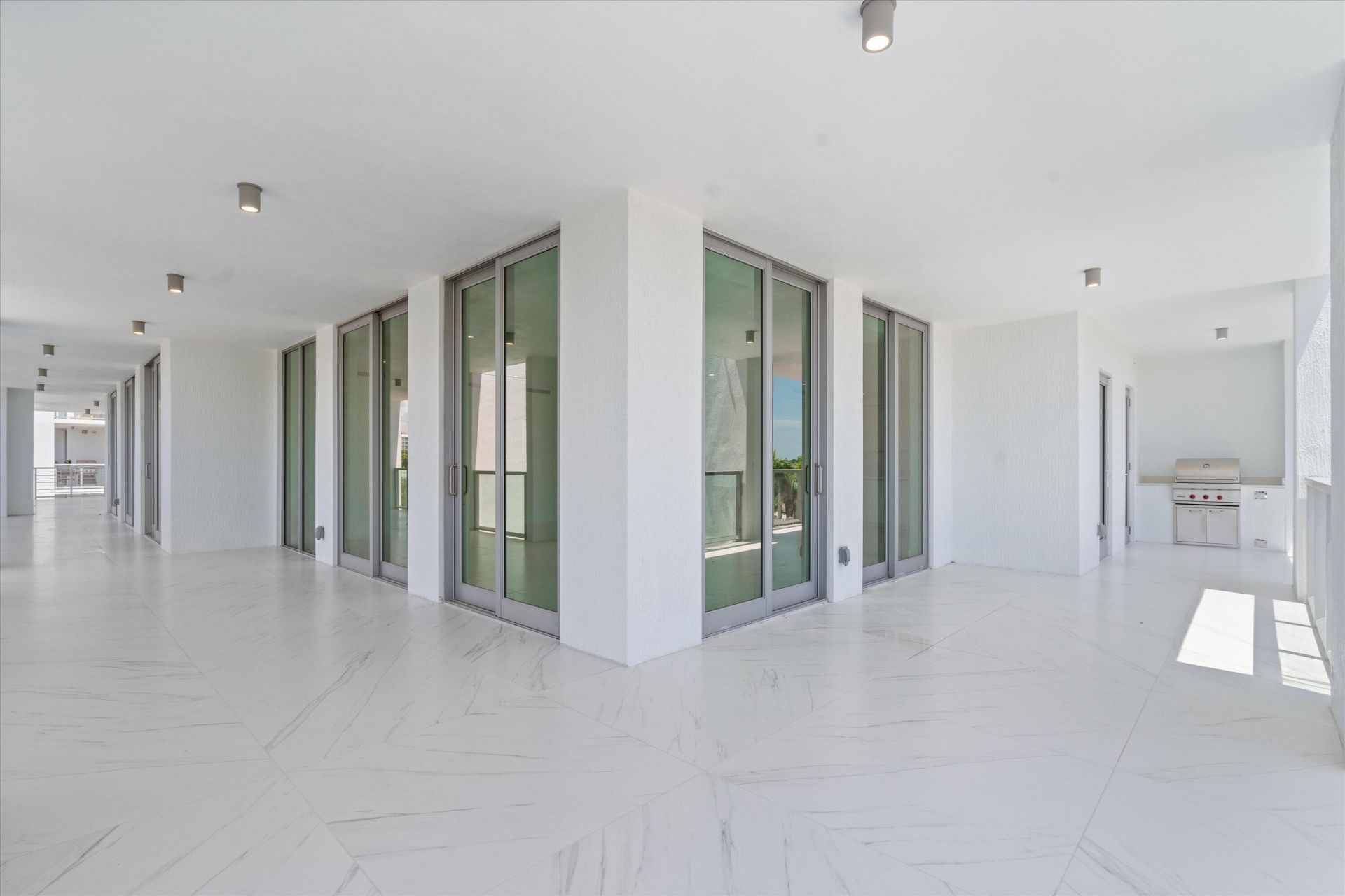 495 E Royal Palm Road, Unit 402, Boca Raton, FL 33432 Photo