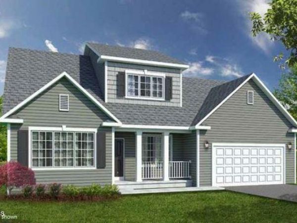 9 Delia Street, Loudonville, NY 12211