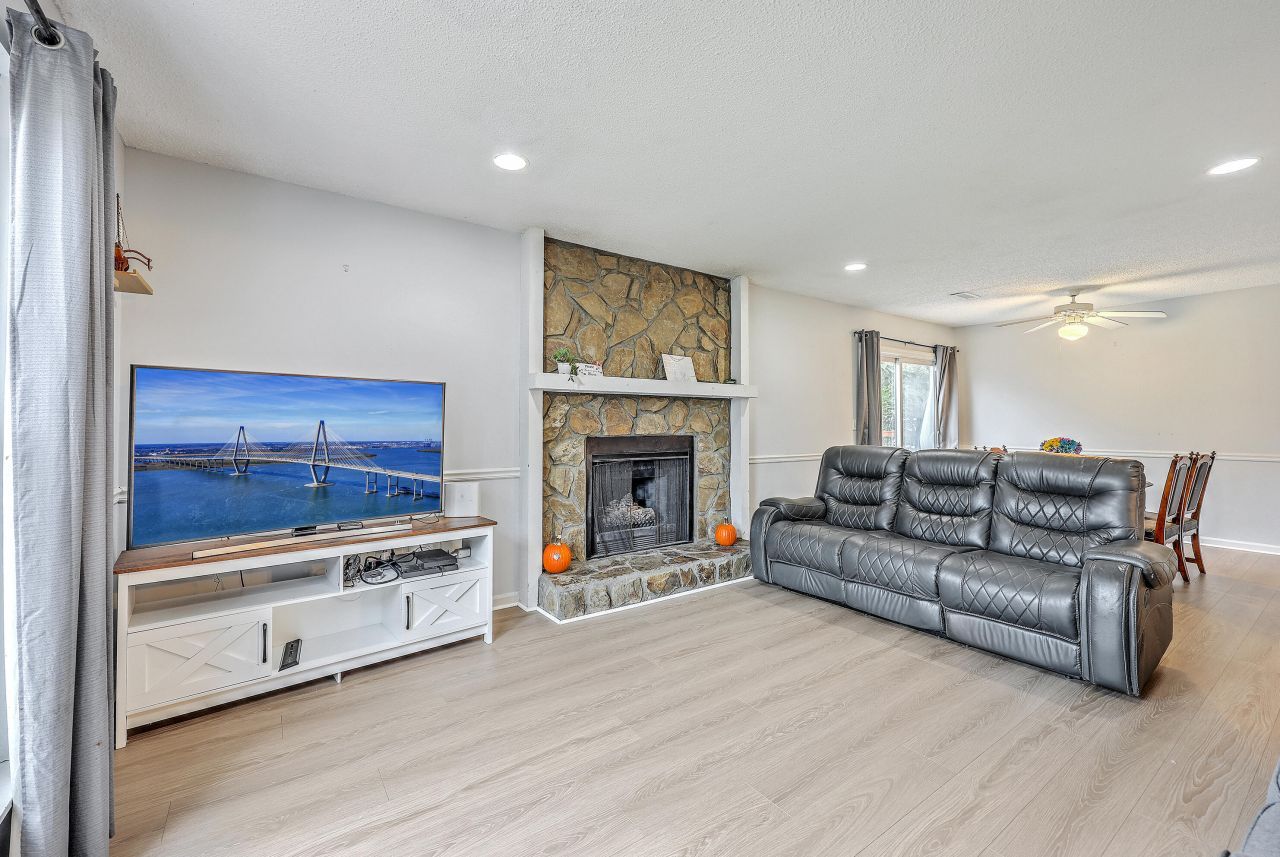 1841 Sundancer Lane Photo 4