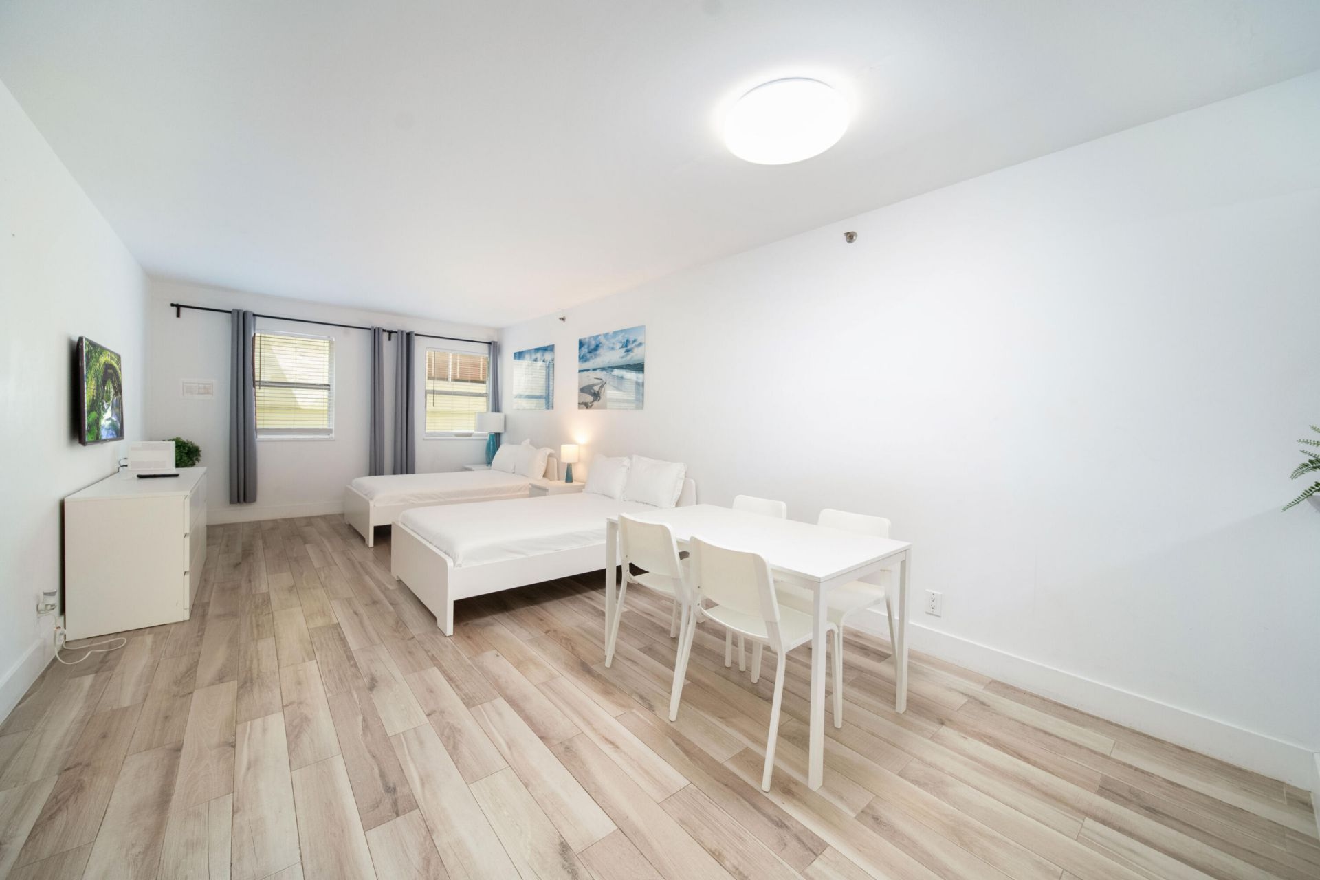 834 Ocean Drive, Unit 406, Miami Beach, FL 33139 Photo