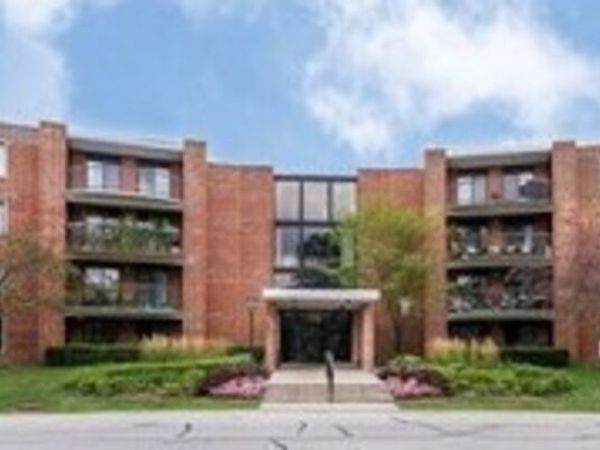 1415 E CENTRAL Road, Unit 219C, Arlington Heights, IL 60005