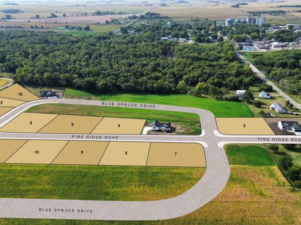 108 Pine Ridge Road, New Hartford, IA 50660