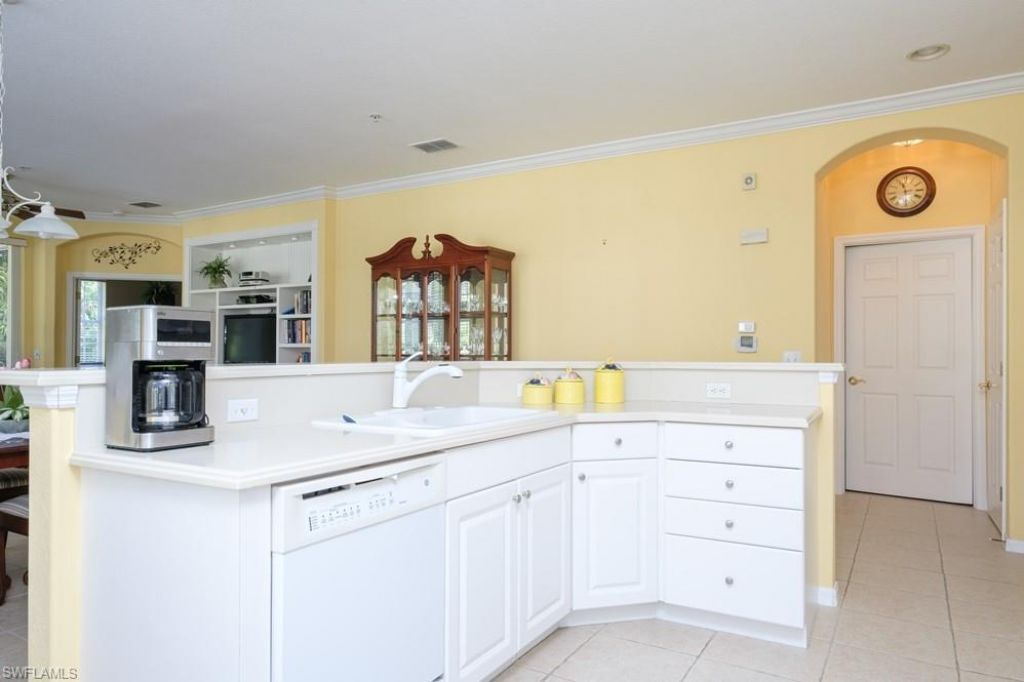 4873 Hampshire Ct, Unit 5-101, Naples, FL 34112 Photo