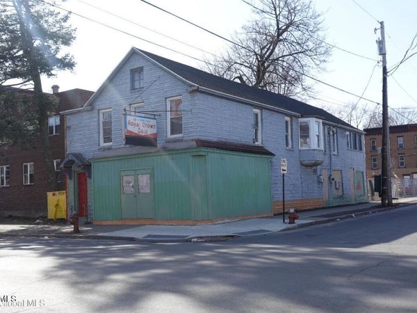 3081 6th Avenue, Troy, NY 12180