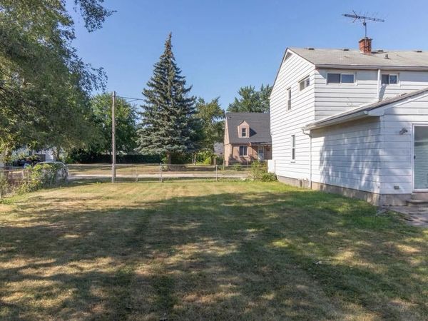 7052 Cadillac Avenue, Warren, MI 48091