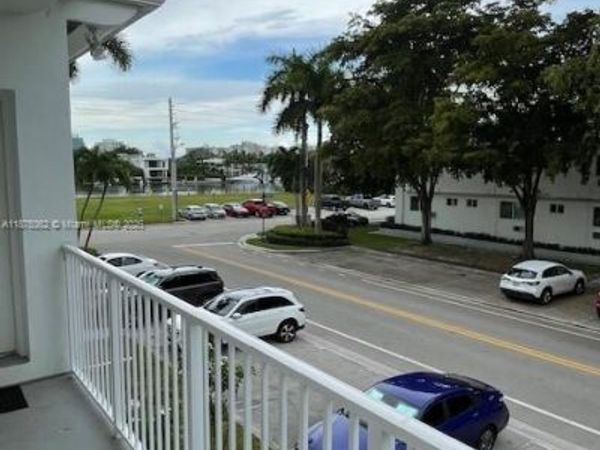 9300 E Bay Harbor Dr, Unit 205, Bay Harbor Islands, FL 33154