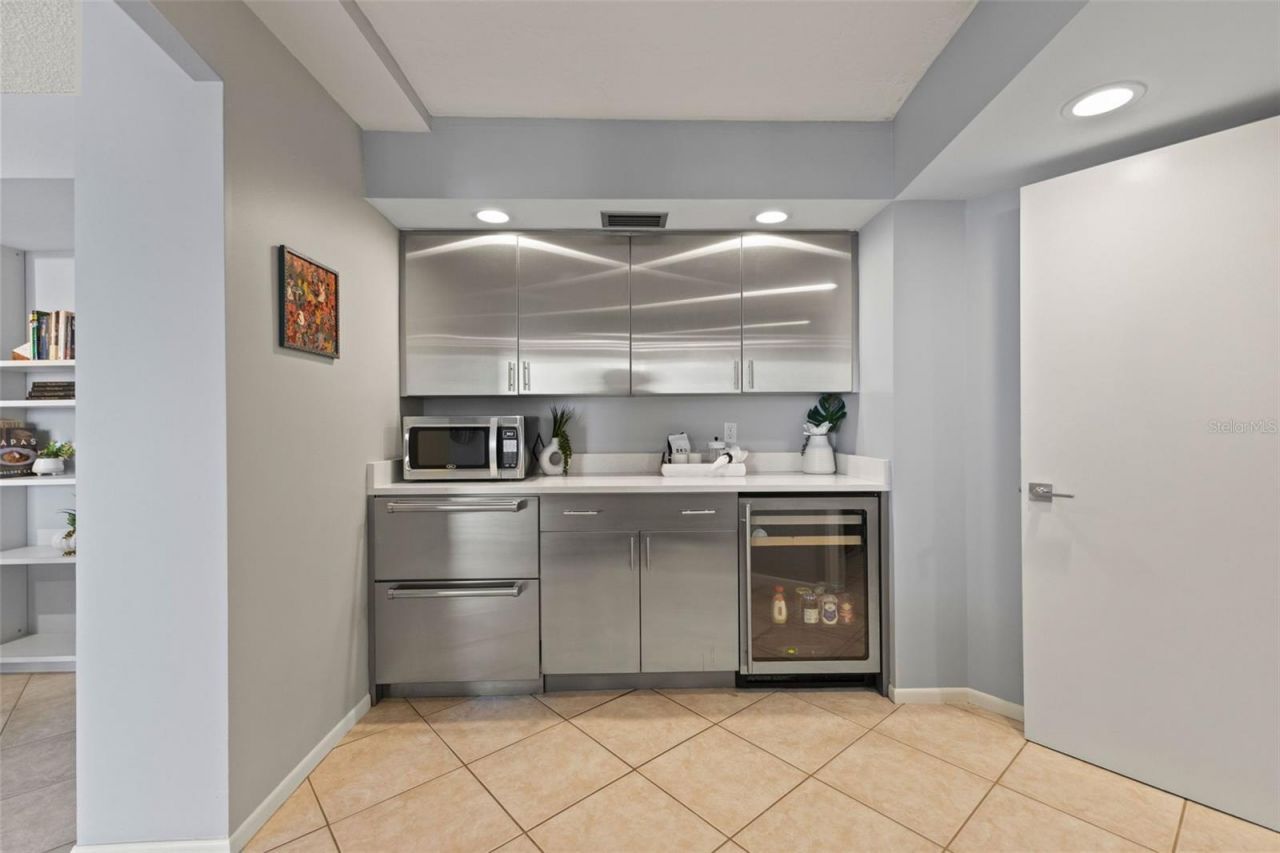 1111 N Gulfstream Avenue, Unit 6B, Sarasota, FL 34236 Photo