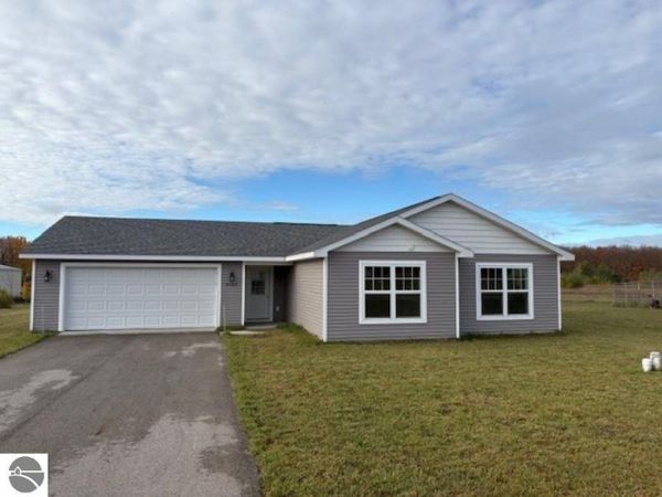 9068 Kingsfield Drive, Unit 46, Traverse City, MI 49649