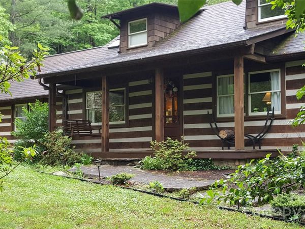 142 Cherrywood Lane, Pisgah Forest, NC 28768