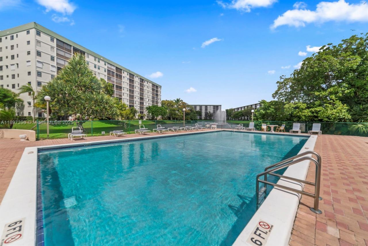 2311 S Cypress Bend Dr, Unit 217A, Pompano Beach, FL 33069 Photo