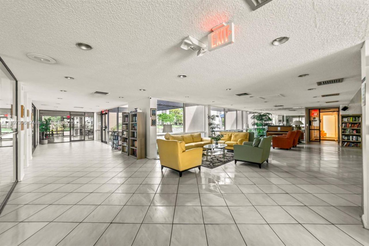 2311 S Cypress Bend Dr, Unit 217A, Pompano Beach, FL 33069 Photo