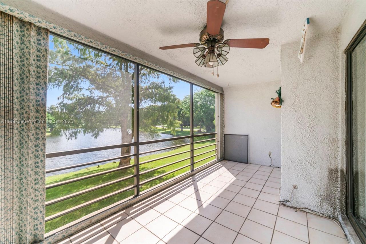 2311 S Cypress Bend Dr, Unit 217A, Pompano Beach, FL 33069 Photo