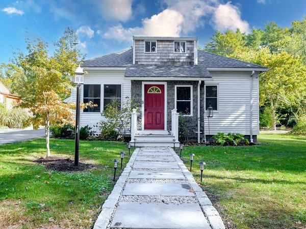 5 Hermitage Rd, Marion, MA 02738