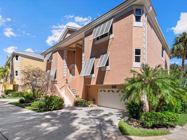 3942 HAMILTON CLUB CIRCLE, Unit 13, SARASOTA, FL 34242