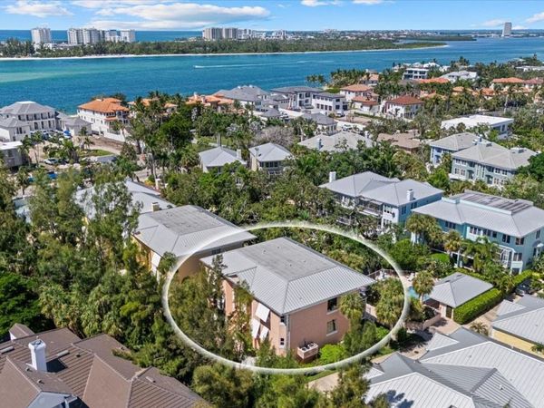 3942 HAMILTON CLUB CIRCLE, Unit 13, SARASOTA, FL 34242