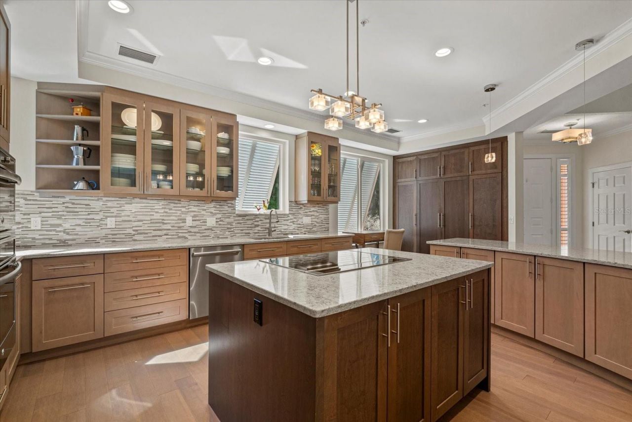 3942 Hamilton Club Circle, Unit 13, Sarasota, FL 34242 Photo