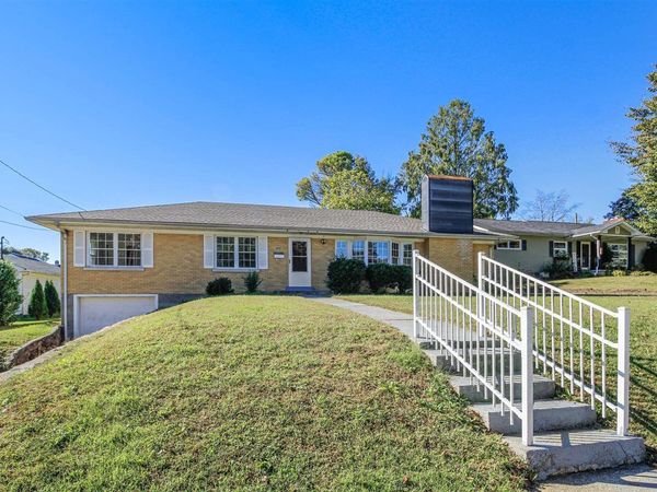 409 College Street, Horse Cave, KY 42749