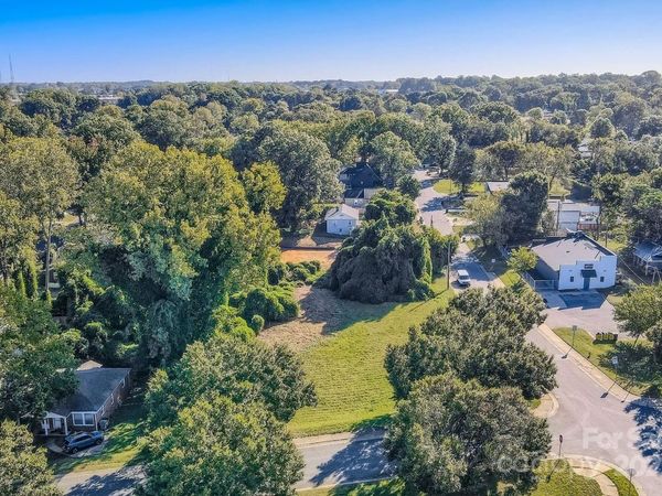 2908 L D Parker Drive, Charlotte, NC 28206