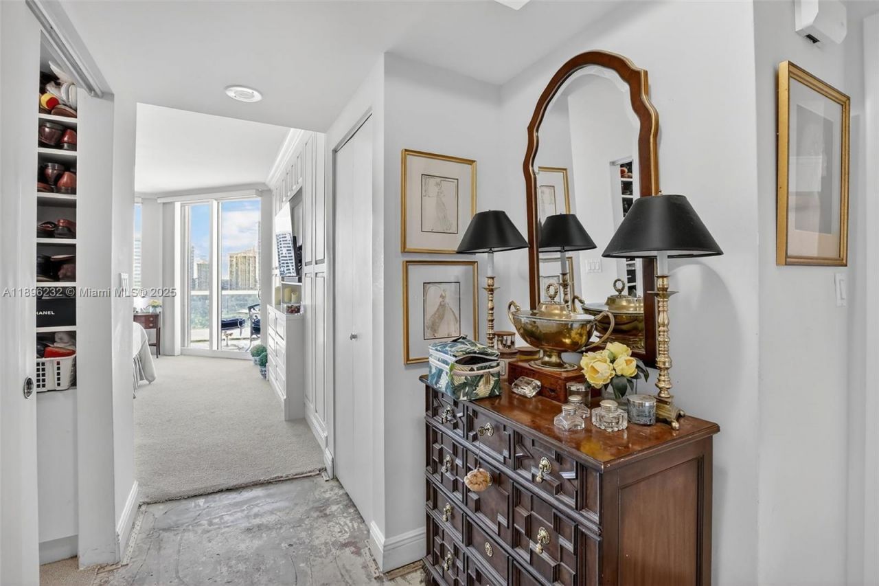 7000 Island Blvd, Unit 903, Aventura, FL 33160 Photo