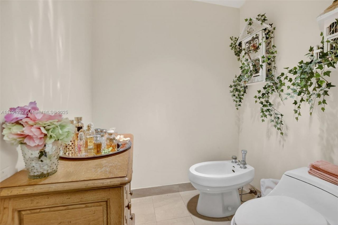 7000 Island Blvd, Unit 903, Aventura, FL 33160 Photo