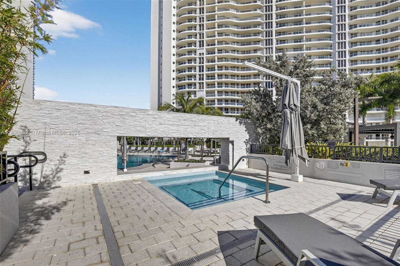 7000 Island Blvd, Unit 903, Aventura, FL 33160 Photo