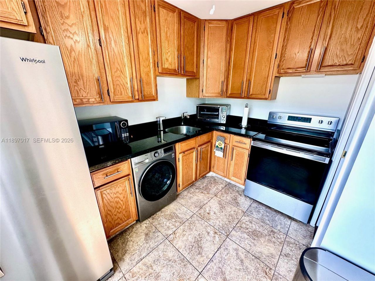 35 Colonial Club Dr, Unit 203, Boynton Beach, FL 33435 Photo