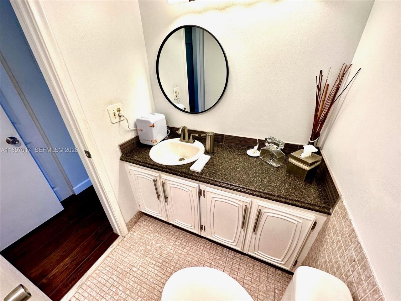 35 Colonial Club Dr, Unit 203, Boynton Beach, FL 33435 Photo