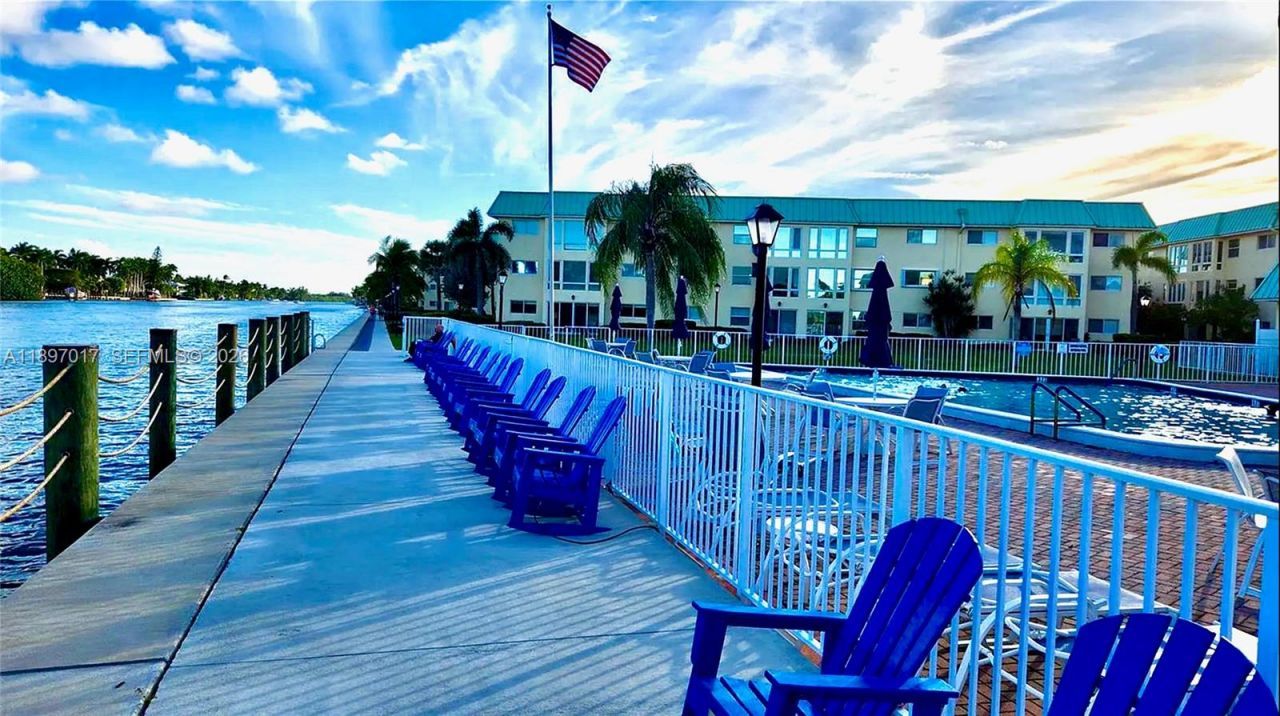 35 Colonial Club Dr, Unit 203, Boynton Beach, FL 33435 Photo