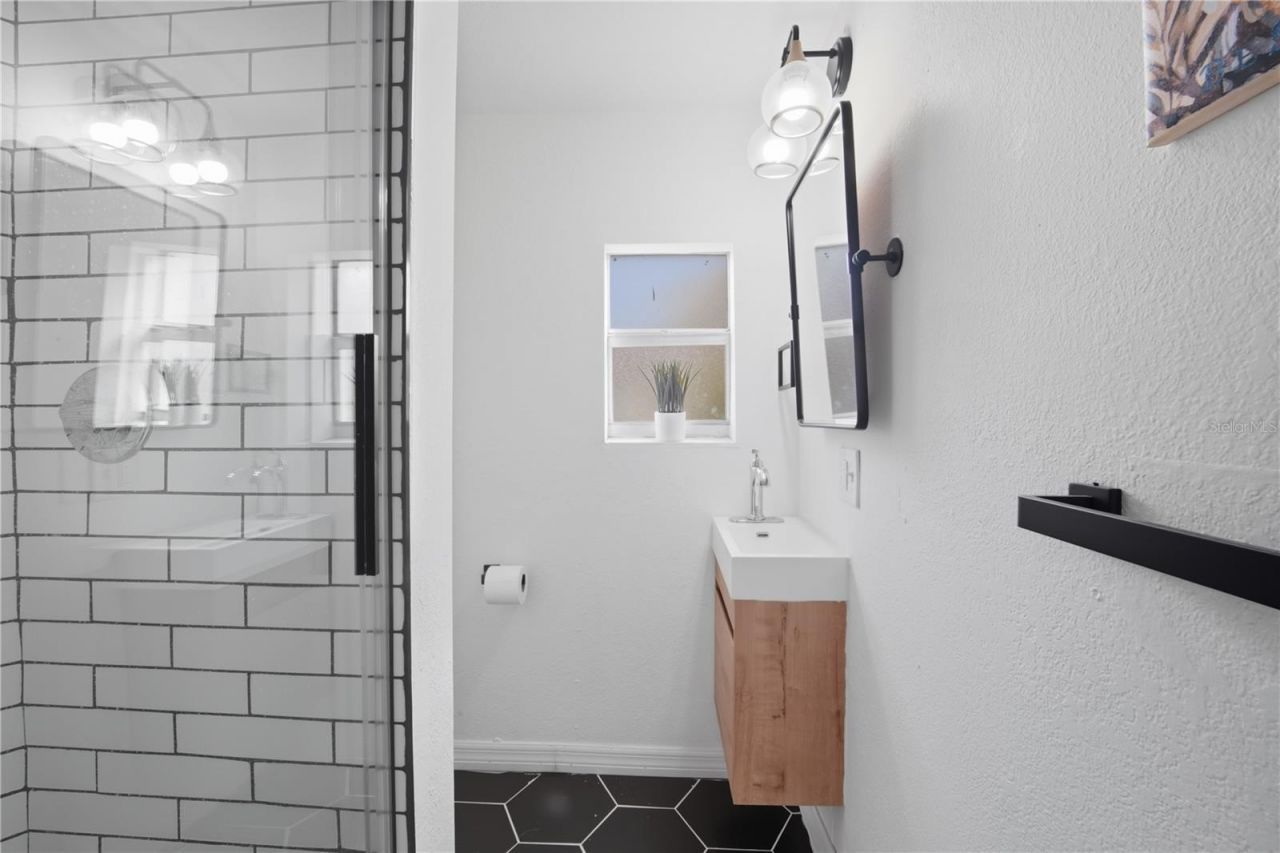 1433 27th Avenue S, Saint Petersburg, FL 33705 Photo