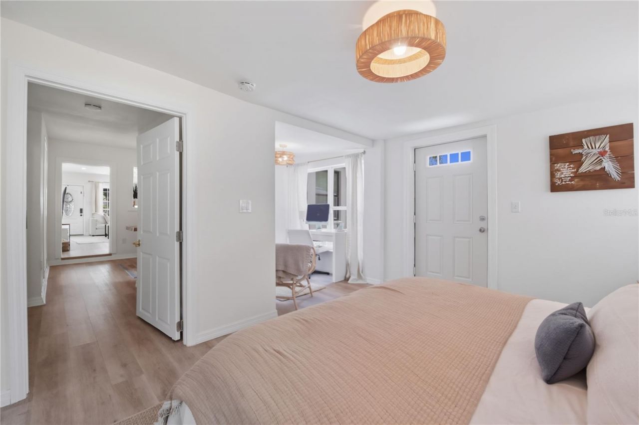 1433 27th Avenue S, Saint Petersburg, FL 33705 Photo