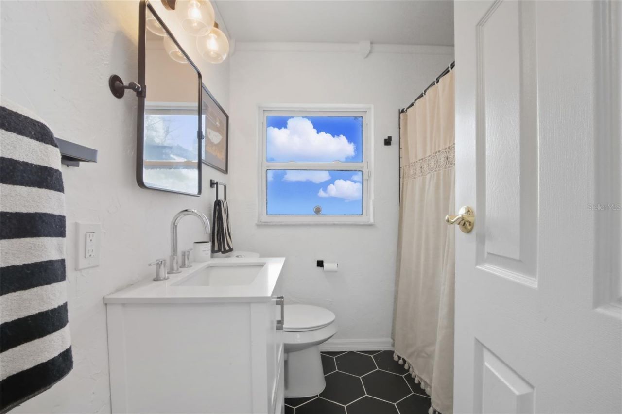 1433 27th Avenue S, Saint Petersburg, FL 33705 Photo