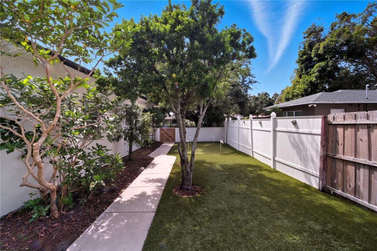 1433 27th Avenue S, Saint Petersburg, FL 33705 Photo