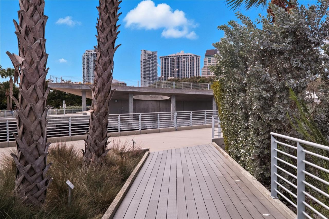 1433 27th Avenue S, Saint Petersburg, FL 33705 Photo