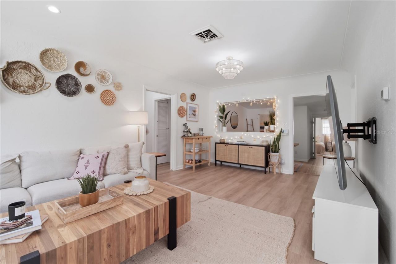 1433 27th Avenue S, Saint Petersburg, FL 33705 Photo