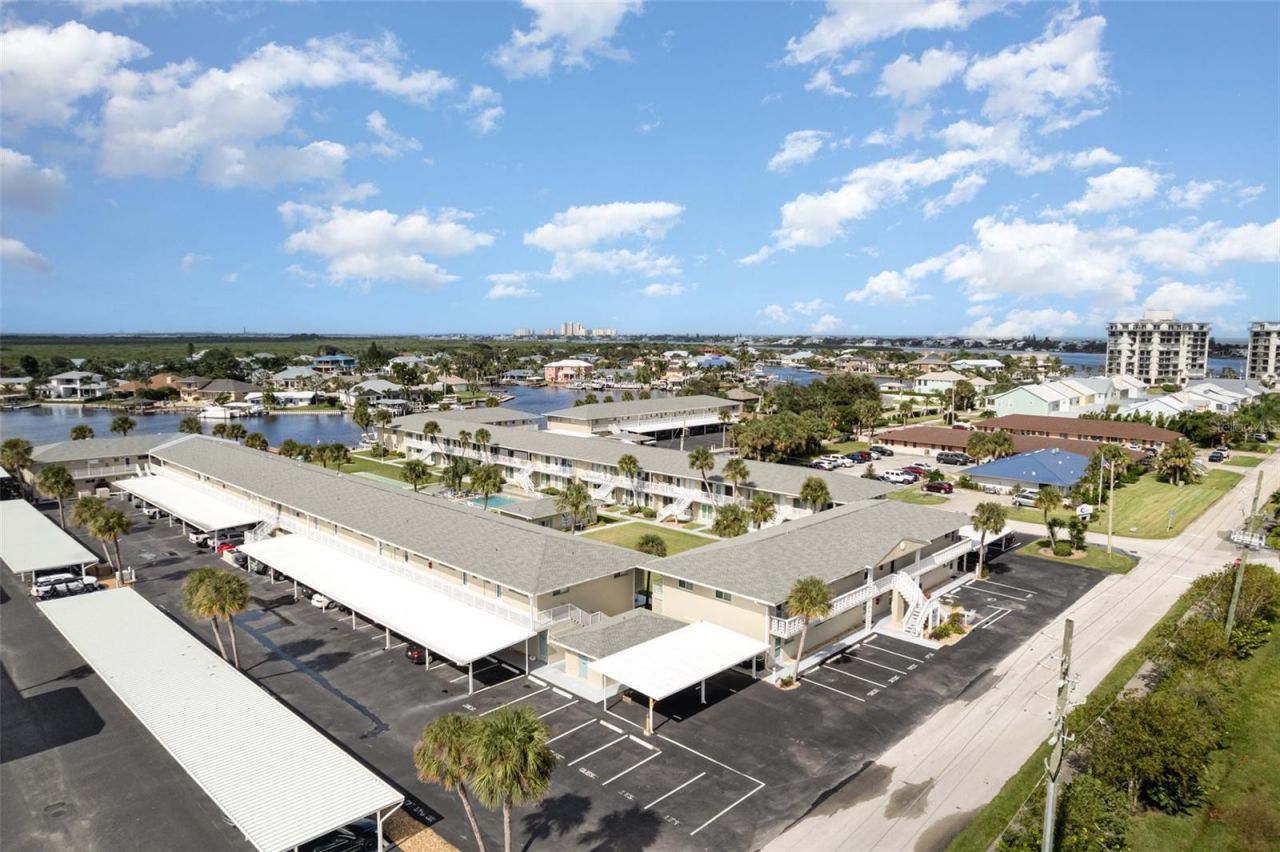 335 N Causeway, Unit D22, New Smyrna Beach, FL 32169 Photo