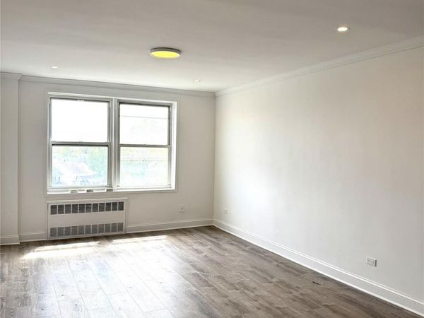 222-89 Braddock Ave, Unit 5A, Bellerose, NY 11428