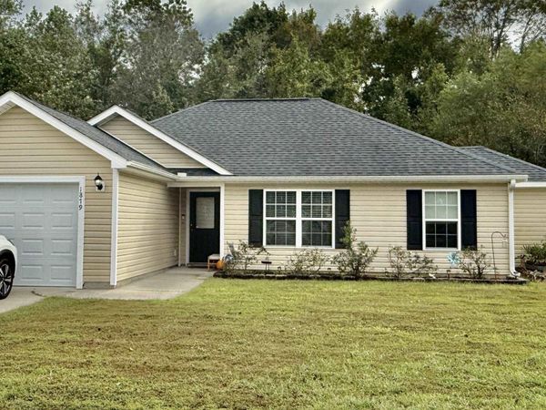 1879 Ackerrose Dr., Conway, SC 29527
