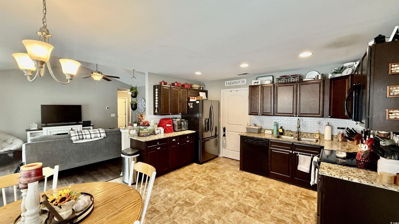 1879 Ackerrose Dr. Photo 6