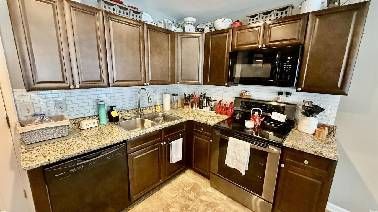 1879 Ackerrose Dr. Photo 8