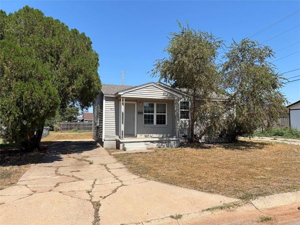 509 Chris Avenue, Altus, OK 73521