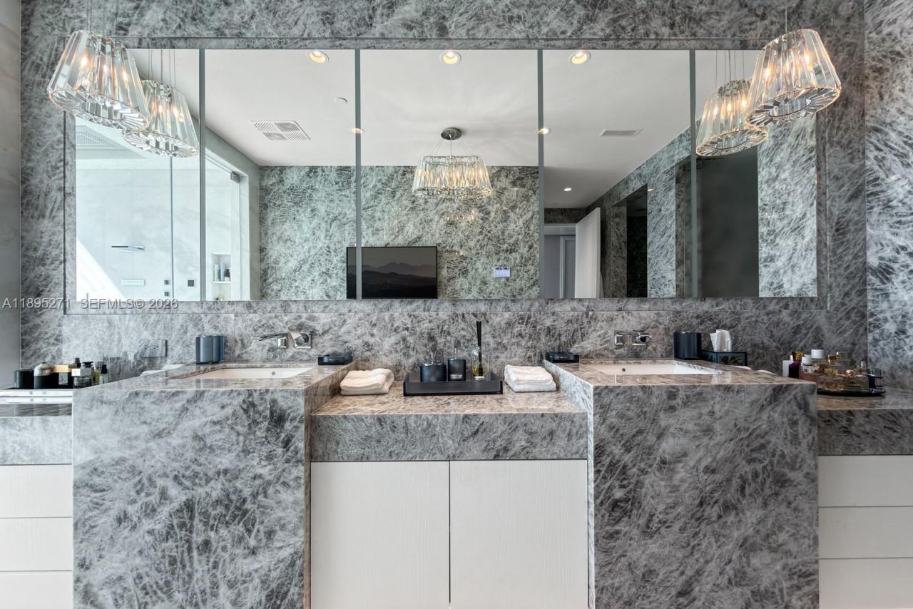 17975 Collins Ave, Unit N-4602, Sunny Isles Beach, FL 33160 Photo