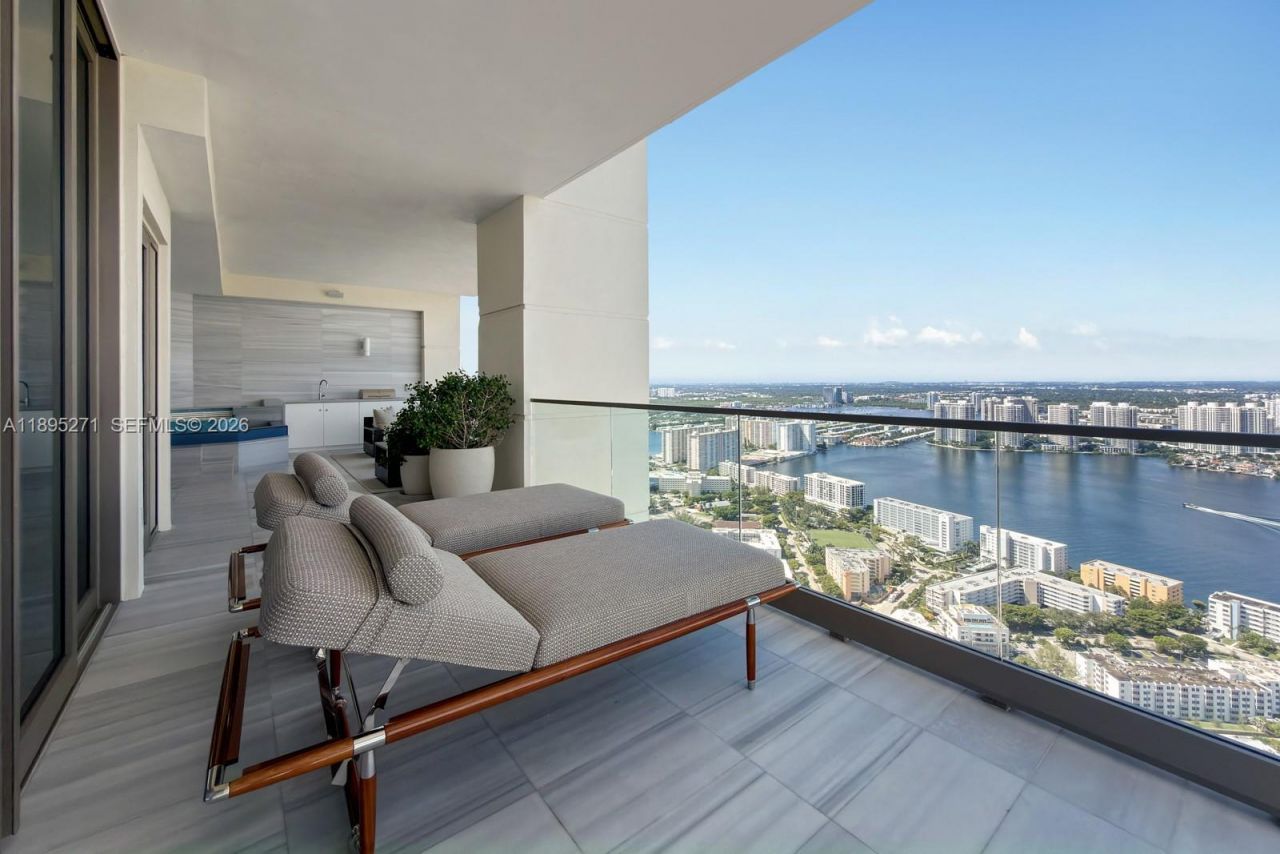 17975 Collins Ave, Unit N-4602, Sunny Isles Beach, FL 33160 Photo